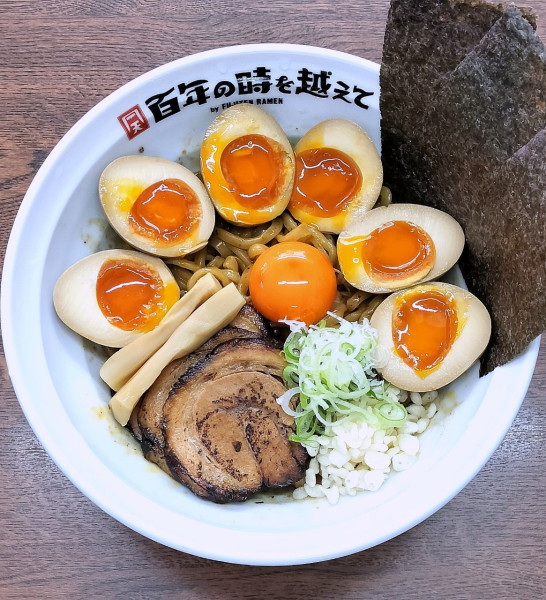 「月見あぶらそば 1100円」@百年の時を越えての写真