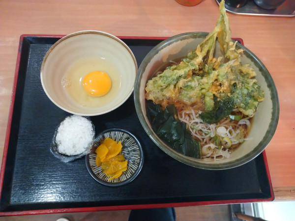 「朝定食（450円）＋春菊天（100円）」@新八の写真