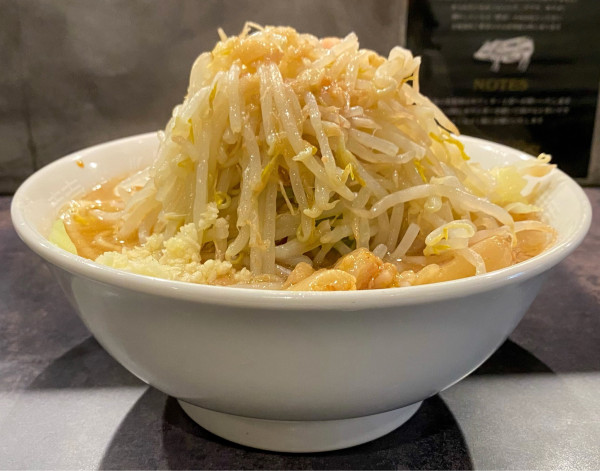 「ラーメン少なめ ¥900」@Hi-Fat Noodle BUTCHER’Sの写真