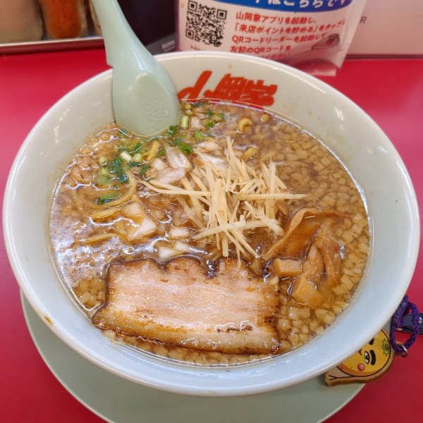 「ver2 たっぷり！生姜醤油ラーメン￥930ver2」@山岡家 川島店の写真