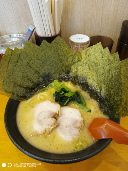 「明家ラーメン+のり増し」@ラーメン明家 杉田店の写真