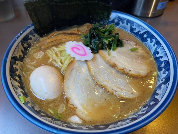 「特製らーめん」@麺彩房 中野本店の写真