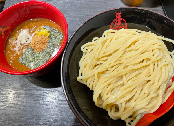 「特濃つけ麺　中盛」@つけ麺専門店 三田製麺所 新宿東口店の写真