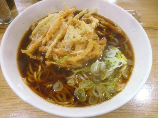 「中華麺(ネギ倍、+野菜かき揚げ)」@そば処 二葉 神田駅南口店の写真