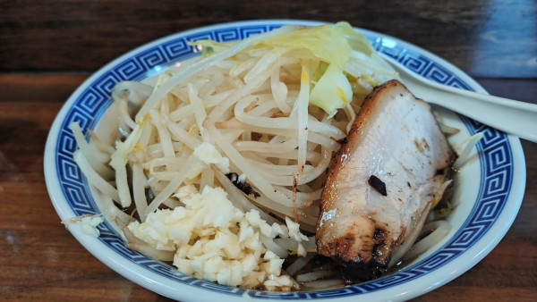 「ヤサイニンニクヒビキブラック 背脂まし ¥1050+¥50」@八王子 響の写真