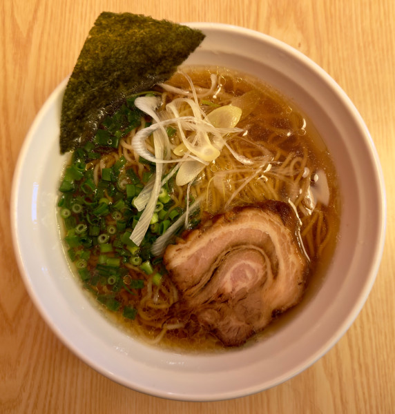 「鶏しょうゆラーメン」@麺屋 虎次郎の写真