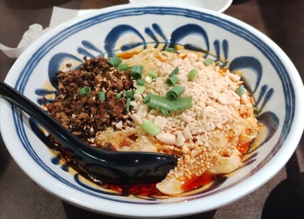 「名物汁無し麻辣刀削麺 ＃900円 ＃ランチ」@陳家私菜 五反田店の写真