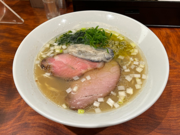 「【限定】牡蠣そば」@三馬路 東京店の写真