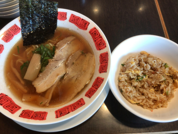 「バーミャンラーメンと半チャーハン」@バーミヤン 足立加賀店の写真