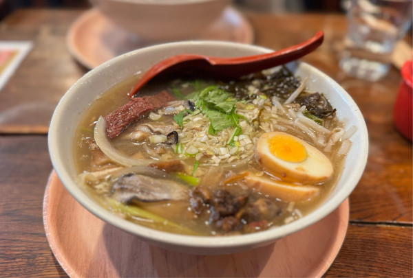 「冬季限定牡蠣ラーメン¥1080」@NARUTOの写真