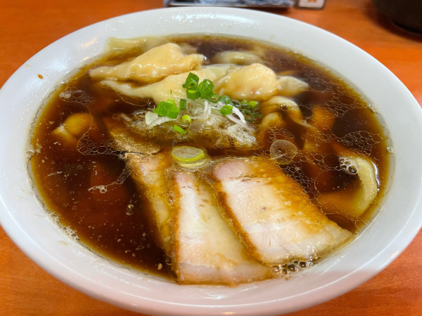 「海老ワンタンメン（濃口）」@日陰の写真