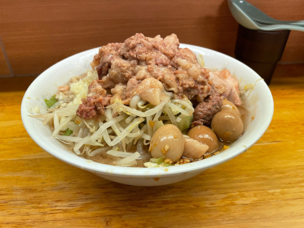 「小ラーメン + ニンニクウズラ」@ラーメン二郎 立川店の写真