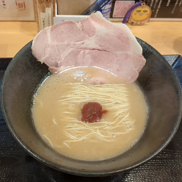 「豚骨らぁ麺」@博多豚骨らぁ麺 一絆 上野御徒町本店の写真