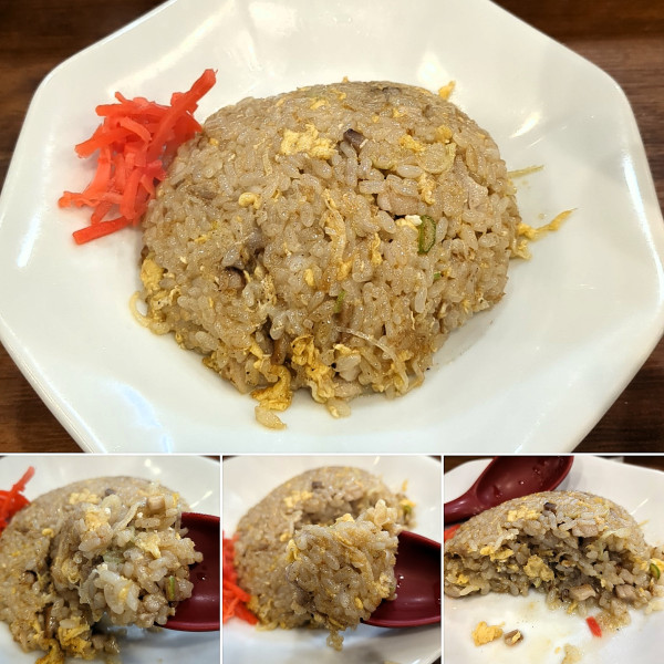 「半チャーハン　400円」@江戸前煮干し中華そば きみはん 総本店の写真