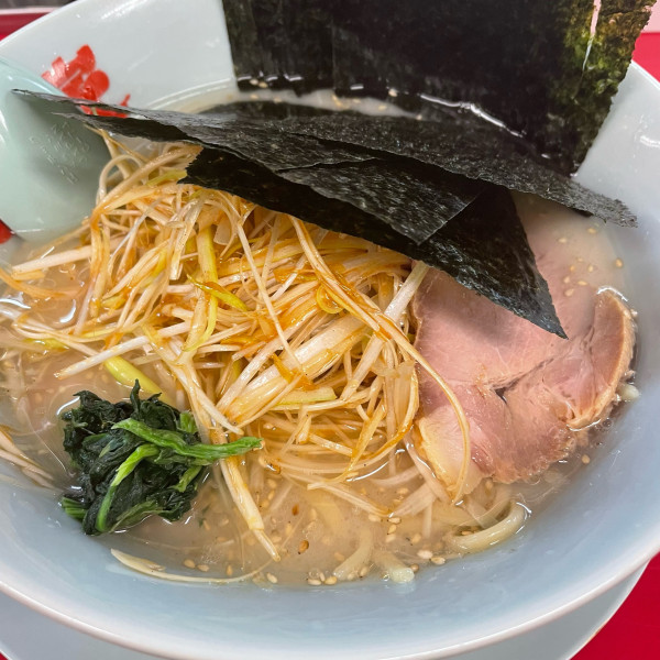 「塩ラーメン 690円 味付ネギ 160円」@ラーメン山岡家 大泉店の写真