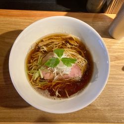 らぁ麺 醤油　1000円