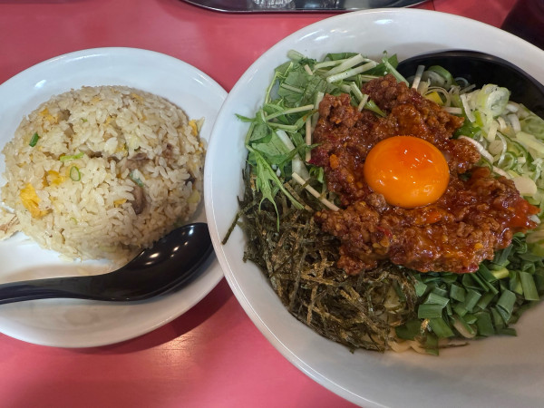 「台湾まぜそばと炒飯」@南陽倶楽部の写真