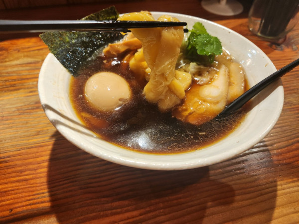 「特製醤油(手打ち)」@純手打ち 麺と未来の写真