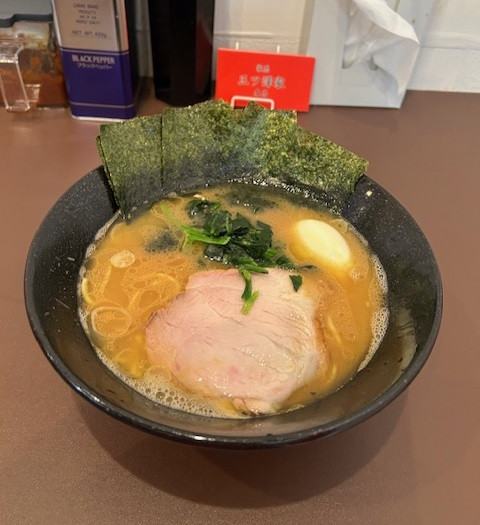 「ラーメン 並　900円。」@家系 三ツ澤家 本店の写真