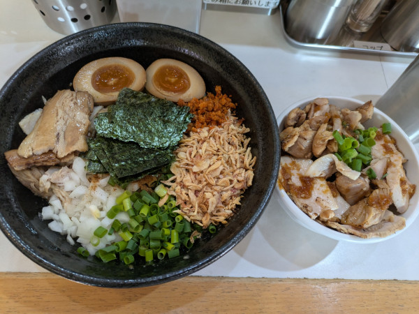 「【限定】ピリ辛味噌まぜそば➕チャーシュー丼」@麺屋 扇 SENの写真
