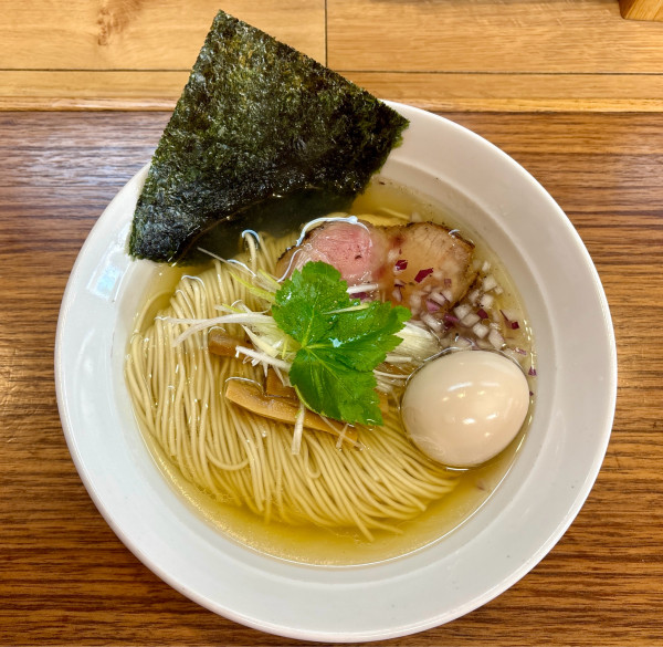 「味玉白中華そば＋ビール」@中華そば 心の写真