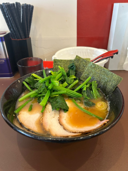 「チャーシュー麺並　ほうれん草」@家系 三ツ澤家 本店の写真