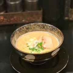 本格博多豚骨ラーメン豚野郎の画像
