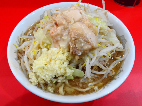 「小ラーメン（750円）ヤサイニンニクアブラ」@ラーメン二郎 朝倉街道駅前店の写真