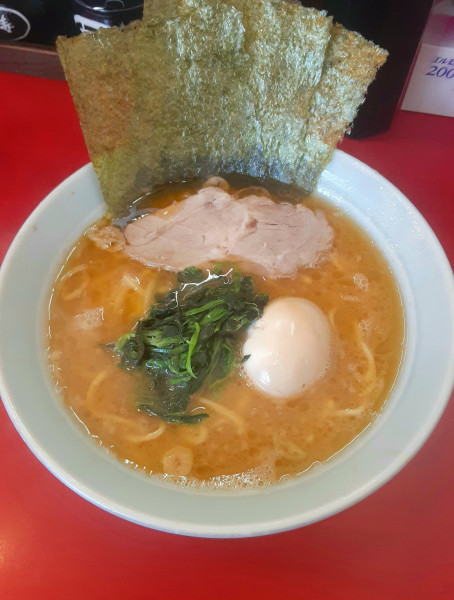 「らーめん(並)＋味付玉子」@横浜家系らーめん たま家の写真