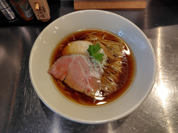 「地鶏醤油らぁ麺900円」@麺しかのの写真