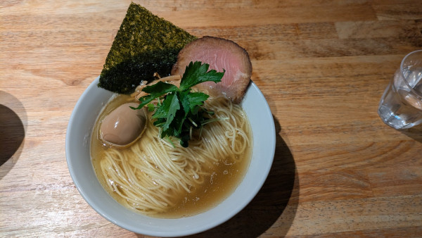 「淡麗白中華そば 980円」@錦糸町中華そば さん式の写真