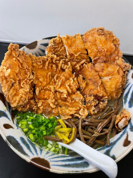 「平日限定　揚げチキン麺」@自家製麺SHINの写真