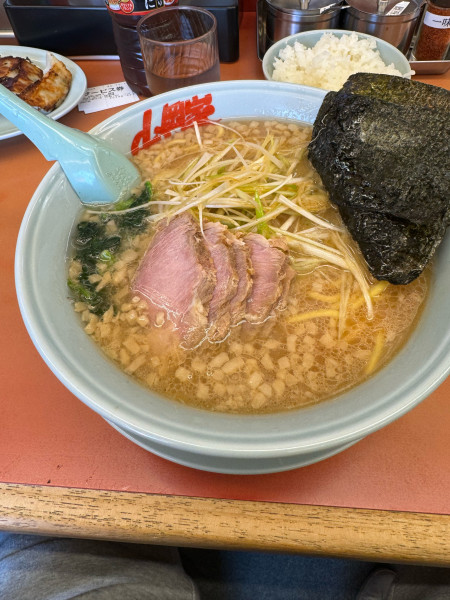 「醤油ラーメン」@ラーメン山岡家 さいたま丸ヶ崎店の写真
