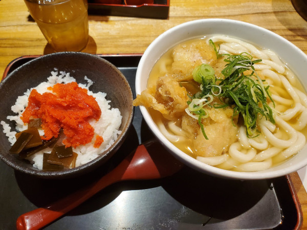 「とり天うどん＋明太ごはん」@食事処 ニュー因幡の写真