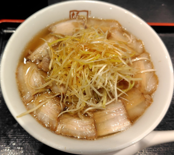 「ネギ焼豚ラーメン 1290円」@喜多方ラーメン 坂内 大森東口店の写真
