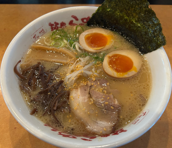 「昭和ラーメン（むかしラーメン）＋替玉」@筑豊ラーメン 山小屋 新北九州空港店の写真