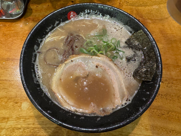 「ラーメン」@羽釜豚骨博多ラーメン 二代目けんのすけ 本店の写真