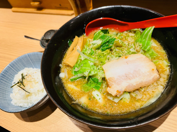 「焼きあご味噌らー麺」@焼きあご塩らー麺 たかはし アトレ川崎店の写真