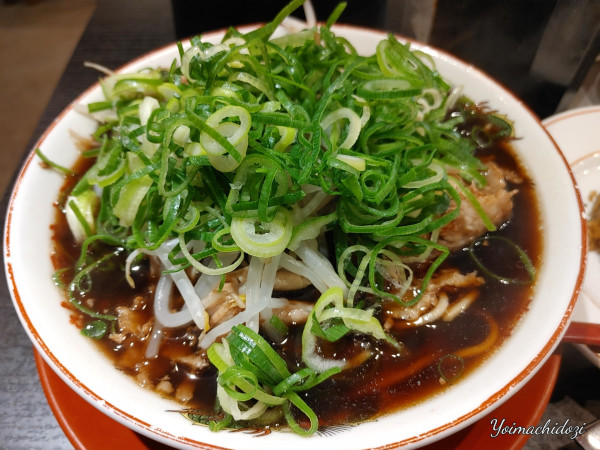 「中華そば（並：880円）」@新福菜館 秋葉原店の写真