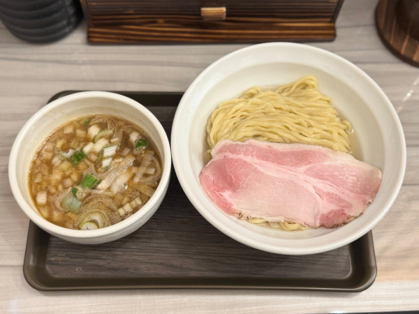 「昆布水つけ麺 1050円 ＊オープン記念半額500円」@麺や 海姫の写真