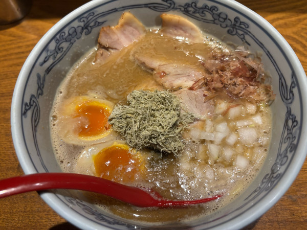 「極め濃厚煮干らーめん@1200」@麺や 六三六 江坂店の写真