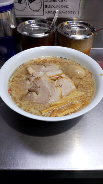 「チャーシュー麺1300円+味玉100円」@ホープ軒 千駄ヶ谷本店の写真
