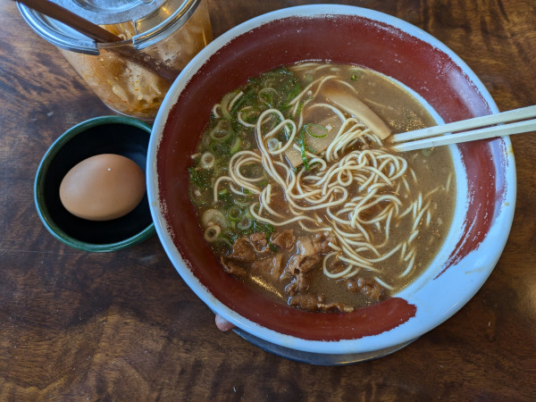 「徳島らーめん無料たまごトッピング」@徳島ラーメン 麺王 川内店の写真