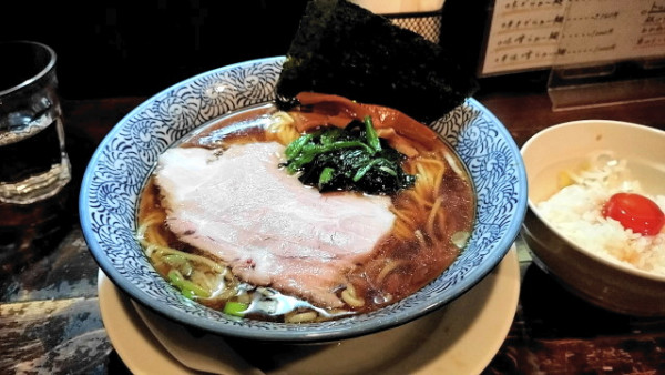 「醤油らぁ～麺８５０円＋醤油漬け卵黄ごはん２００円」@支那そば屋 雅の写真