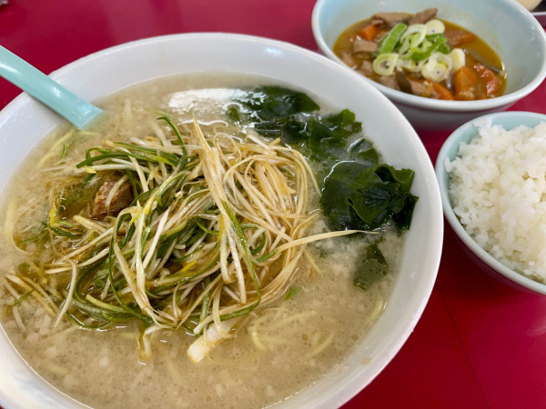 「もつ煮セット ネギラーメン」@ラーメンショップ 川島店の写真