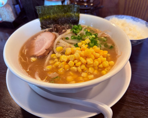 「味噌とんこつらーめん（固め￥900）他」@一心の写真