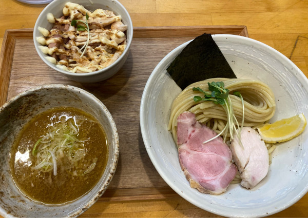 「鶏魚介つけ麺　980円+炙りチャーマヨ丼300円」@MENYA NAKAGAWAの写真