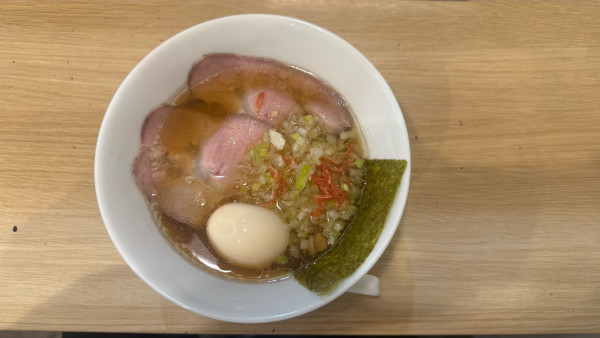 「醤油ラーメン(エビ)@850」@麺屋 最後の一滴の写真