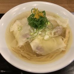 自家製ワンタン天然塩らーめん　1200円