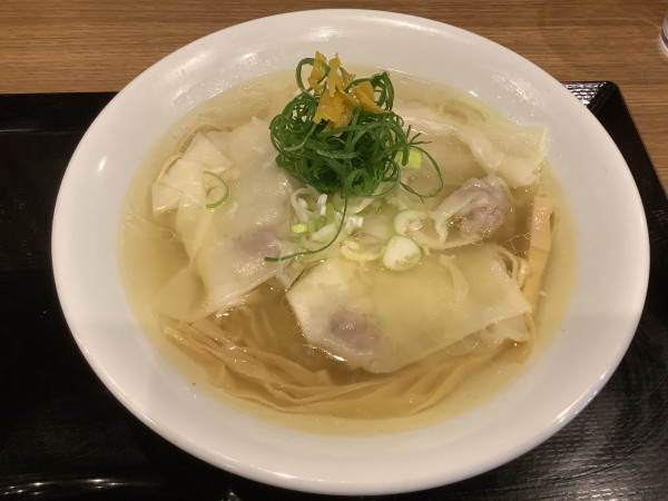 「自家製ワンタン天然塩らーめん 1200円」@ジャパニーズヌードルズ 娘娘の写真